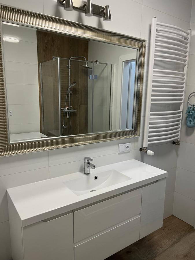 Ferienwohnung Krakowska Blue Studio Free Parking 2 Warschau Exterior foto